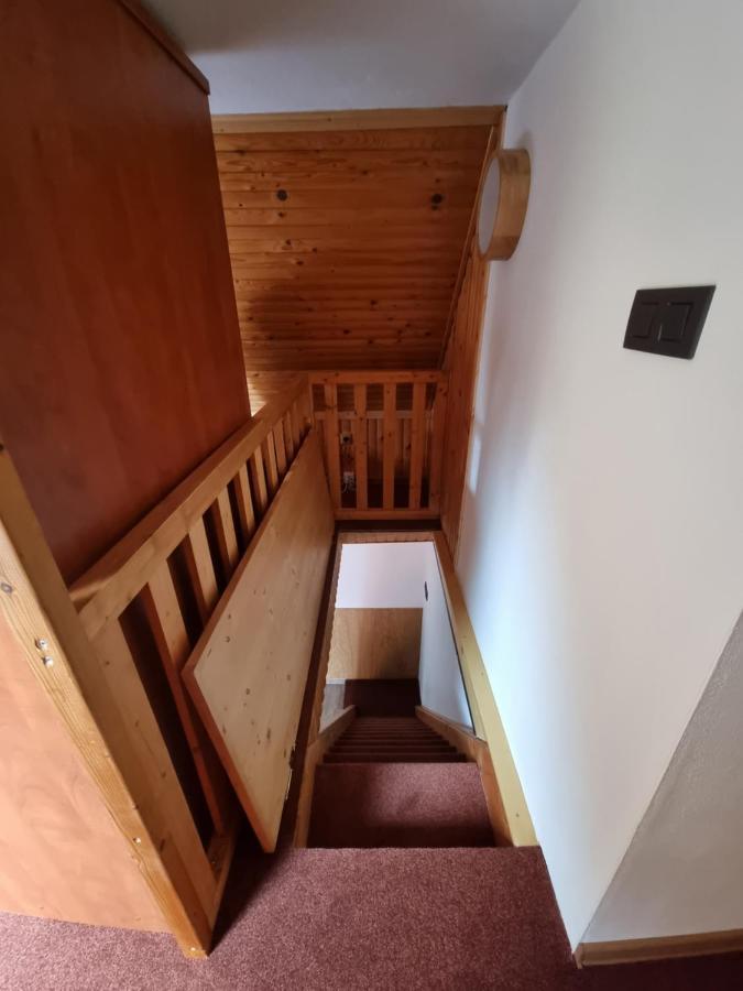 Holiday House Laura Жьяр Екстер'єр фото
